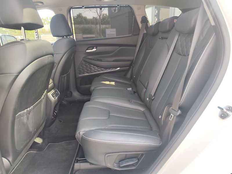 Hyundai Santa Fe 2.2 CRDI/142kW STL PRM PNM 4x4 - fotka 16 z 42