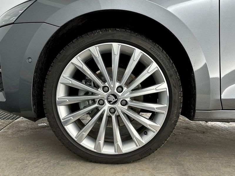 Škoda Octavia (2025) DSG 2.0TDI 110kW Exclusive Sel - fotka 31 z 31
