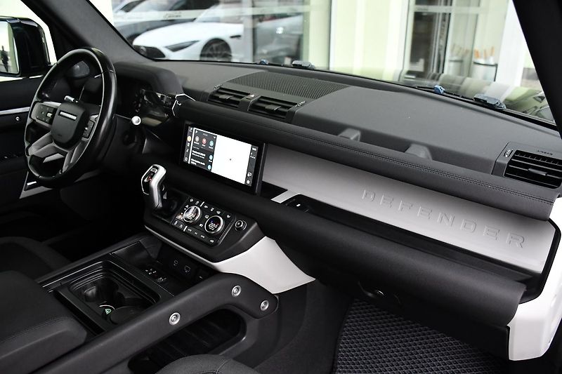 Land Rover Defender 110S D240 AWD MERIDIAN ČR - fotka 18 z 45