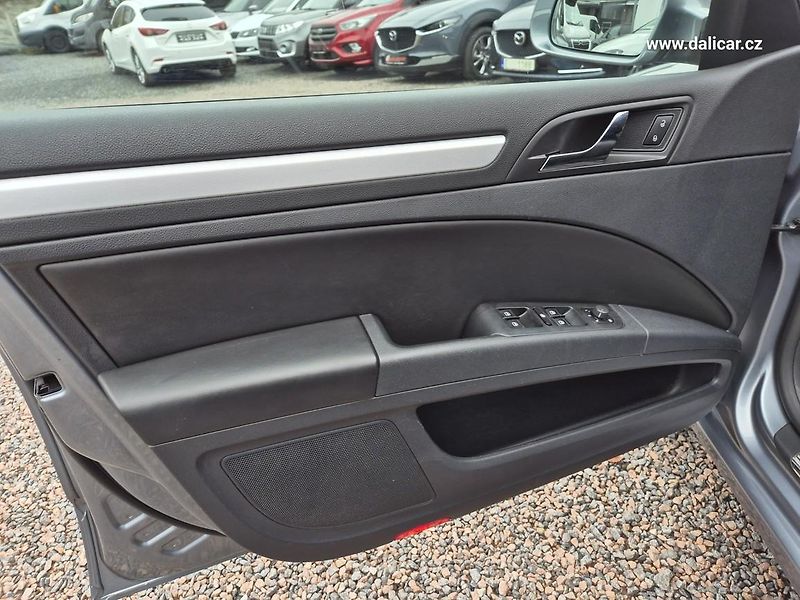 Škoda Superb (2012) 2.0TDi 125KW ELEGANCE XENON - fotka 33 z 50