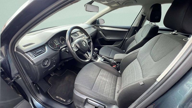 Škoda Octavia Combi Style 1,6 TDI/81 kW/3763 - fotka 25 z 42