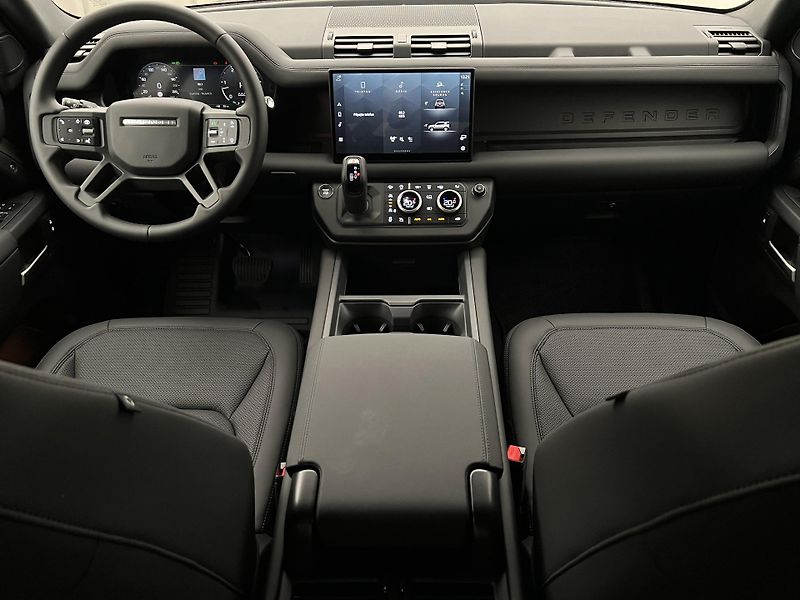 Land Rover Defender 110 D250 X-DYNAMIC SE AWD AUT  - fotka 2 z 45