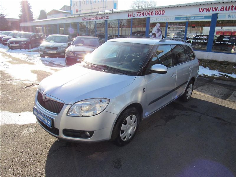 Škoda Fabia 1,2 HTP 51kW Combi - fotka 1 z 33