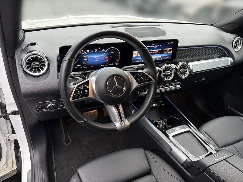 Mercedes-Benz GLB 200d 4M - fotka 9 z 18
