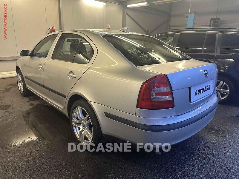 Škoda Octavia (2005) 1.9 TDI - fotka 2 z 3