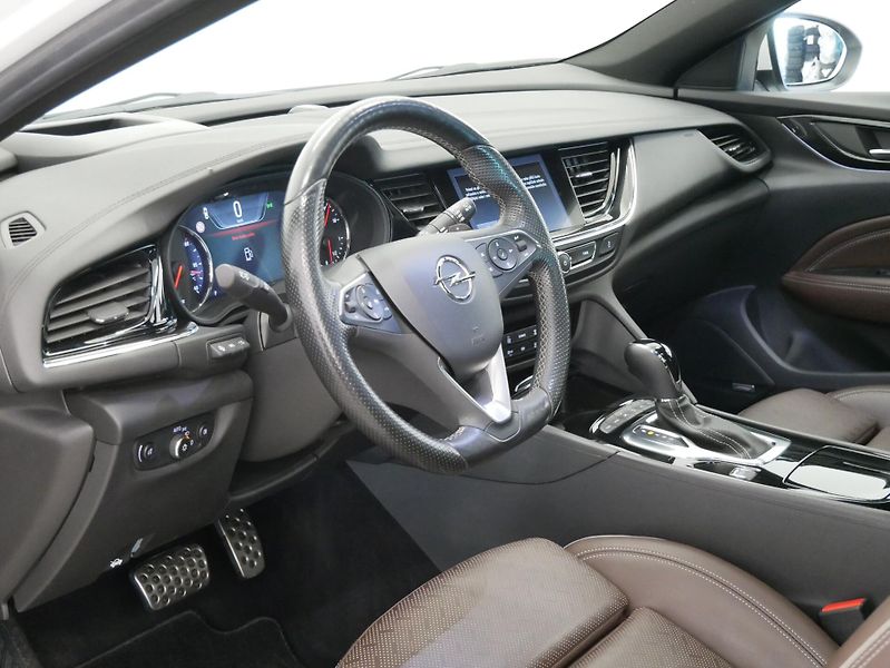 Opel Insignia - fotka 14 z 27