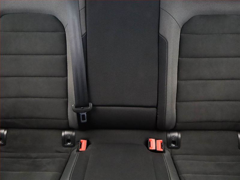 Volkswagen Golf (2017) 1.4 TSI, Automat, Tempomat - fotka 8 z 17
