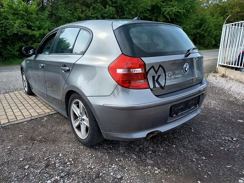 BMW Řada 1 (2010) 2.0i 105kw - fotka 23 z 46