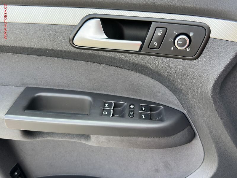 Volkswagen Touran (2013) 1.6 TDi DSG, DSG, AC - fotka 11 z 19