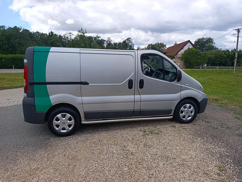 Renault Trafic (2011) 2.0 Dci tažné - fotka 2 z 21