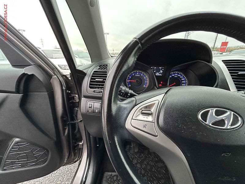 Hyundai ix20 (2015) 1.4 CVVT, 2.maj,ČR, AC, temp - fotka 16 z 17