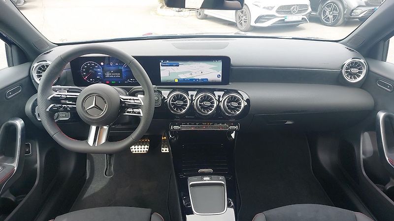 Mercedes-Benz Třídy A 250e s hybridní technologií EQ - fotka 11 z 27