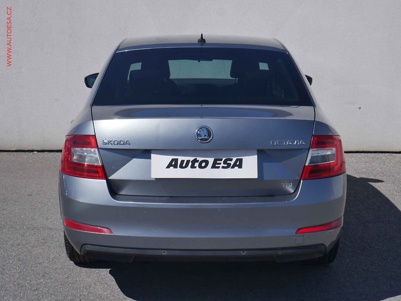 Škoda Octavia (2013) 1.6 TDi, 2.maj,ČR, Elegance - fotka 5 z 16