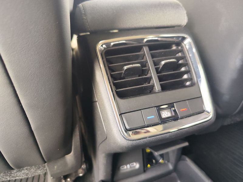Škoda Enyaq EV/55 kWh/125kW Tour 50 - fotka 17 z 36