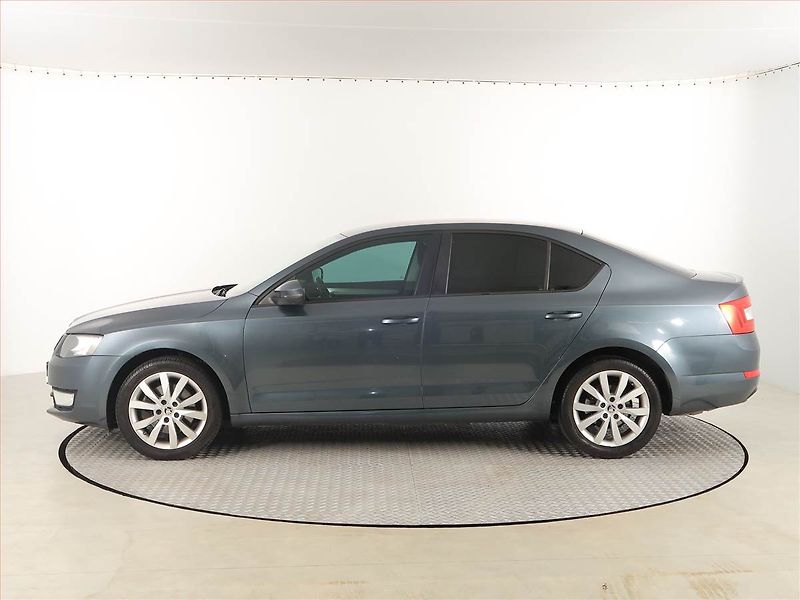 Škoda Octavia (2014) Ambition 1.8 TSI, Tempomat - fotka 3 z 17