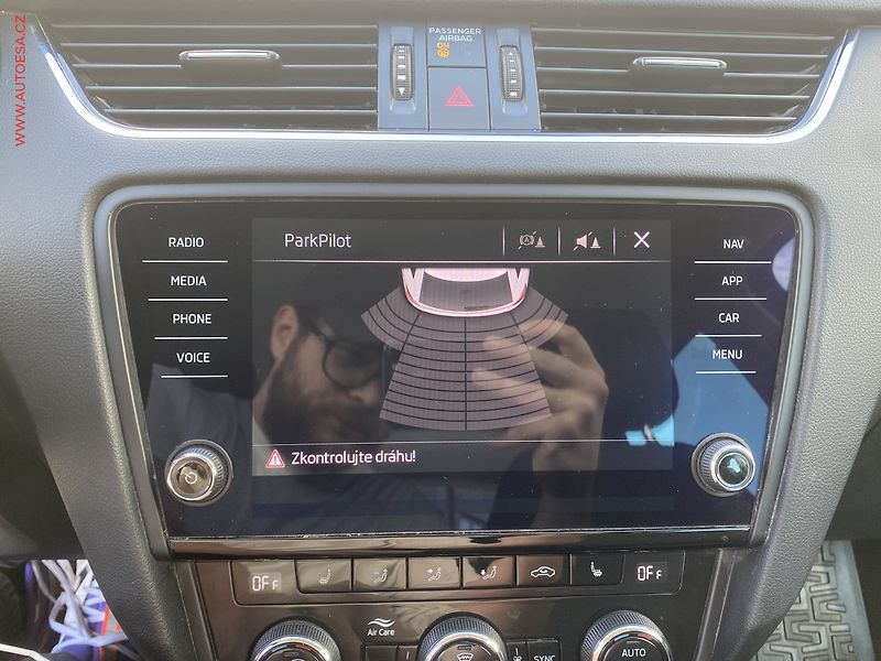 Škoda Octavia (2019) 1.5 TSi, Soleil, LED, navi, - fotka 18 z 19