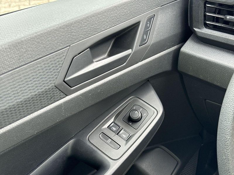 Volkswagen Caddy (2022) 1.5 TSI - fotka 12 z 26