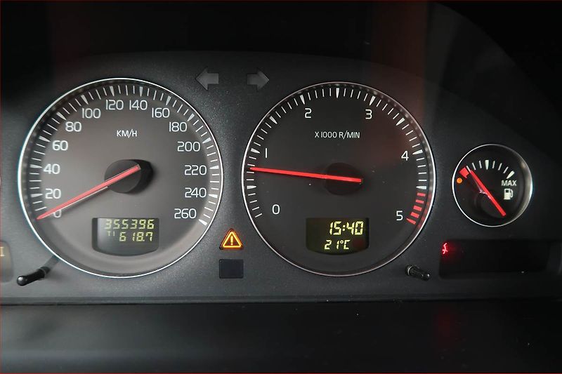 Volvo V70 (2004) 2.4 D5, nová STK, Tažné, Klima - fotka 10 z 11