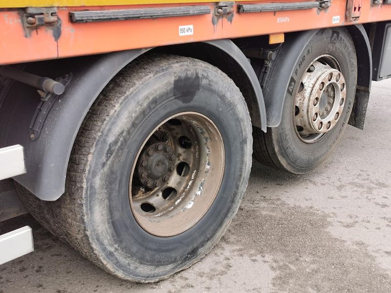 Mercedes-Benz Axor 2533 L 6X2 EURO 4 hydraul.ruka - fotka 14 z 25