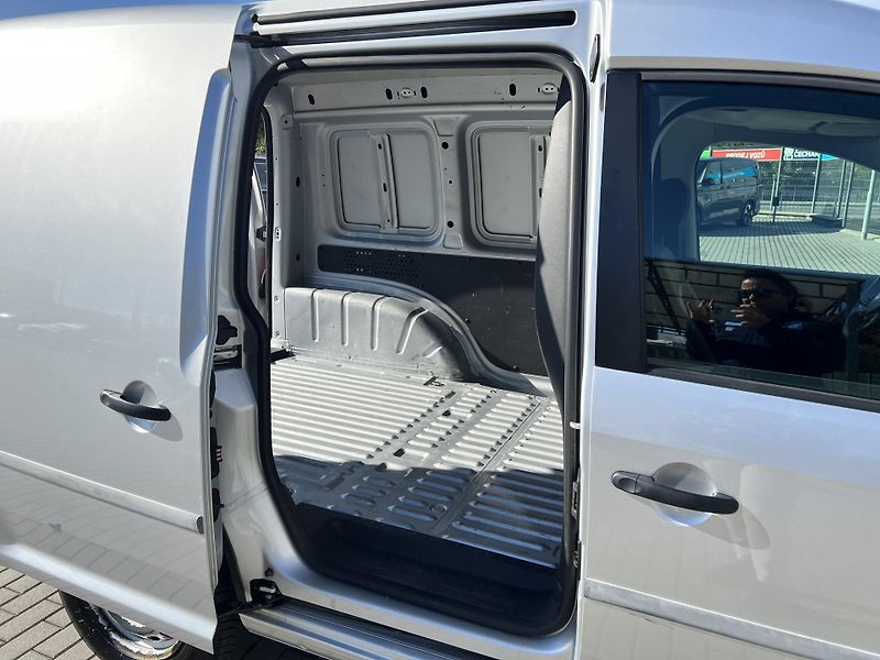 Volkswagen Caddy (2019) 2,0TDi 55kW - fotka 10 z 25