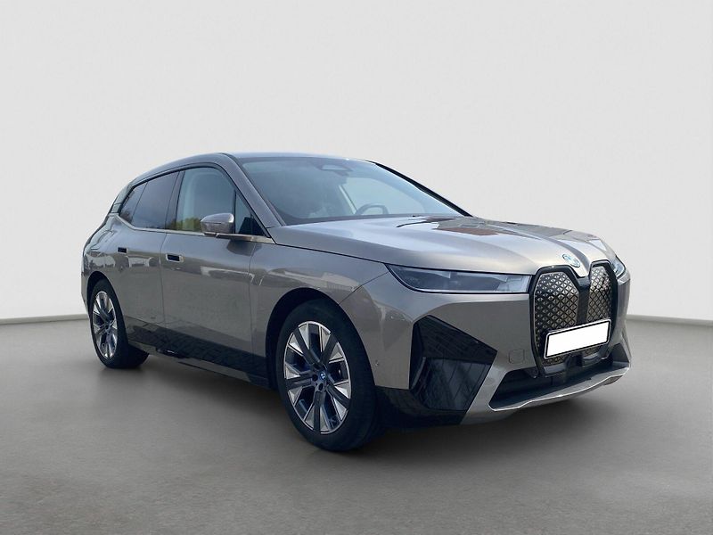 BMW iX xDrive40 Sport Kamera - fotka 3 z 15