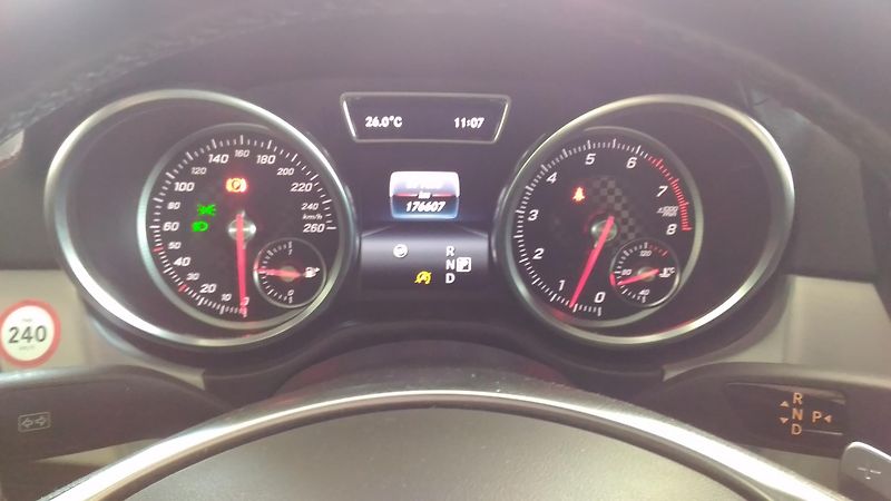 Mercedes-Benz GLE (2015) 450I,270KW,LED,PANOR.ALU r.21 - fotka 30 z 36