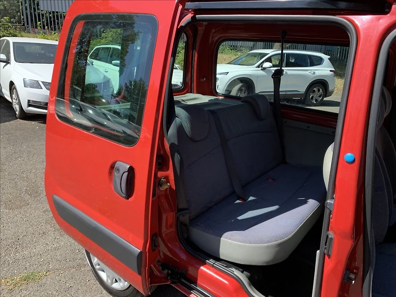 Renault Kangoo 1,2 i - fotka 14 z 15