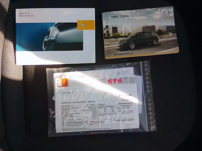 Opel Zafira (2009) 1.6i 16V, 7míst, 2.majitel - fotka 13 z 29