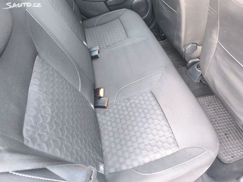 Dacia Sandero 1,2,KRÁSNÉ,120KM,1MAJ74L,KLIMA - fotka 6 z 20