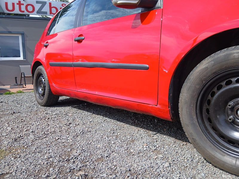 Volkswagen Golf 5, 1.4i - fotka 14 z 30