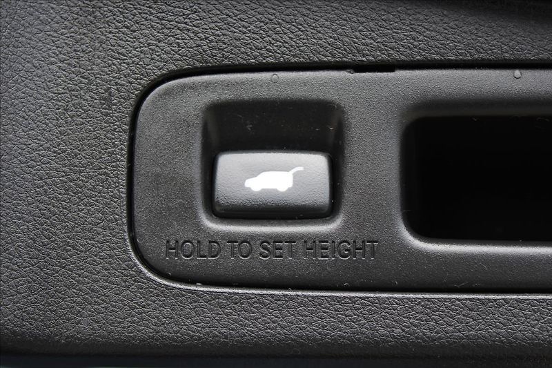 Honda CR-V 2,0 i  1MAJ,EXECUTIVE,4X4,DPH - fotka 37 z 49