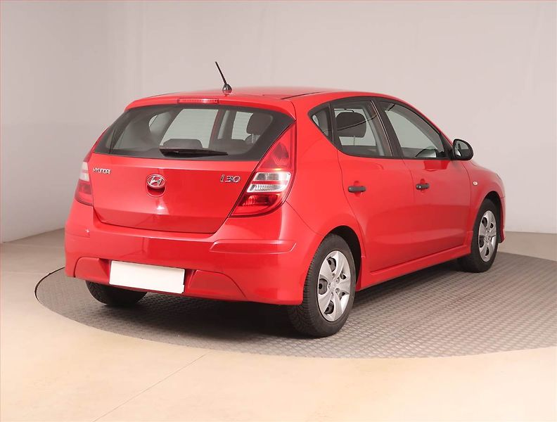 Hyundai i30 (2010) 1.4 CVVT - fotka 5 z 14