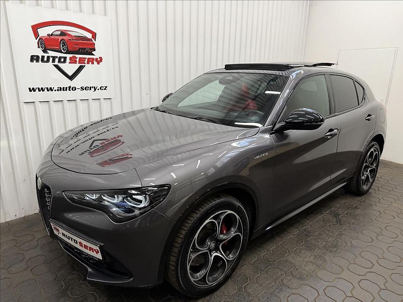 Alfa Romeo Stelvio VELOCE 206kW Q4 H&K PANO LED - fotka 2 z 42