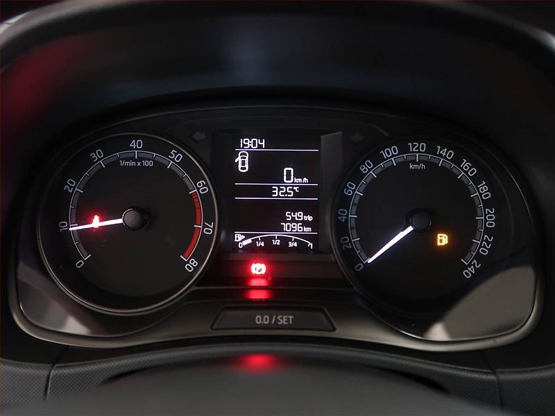 Škoda Fabia (2020) 1.0, Serv.kniha, Tempomat - fotka 11 z 14