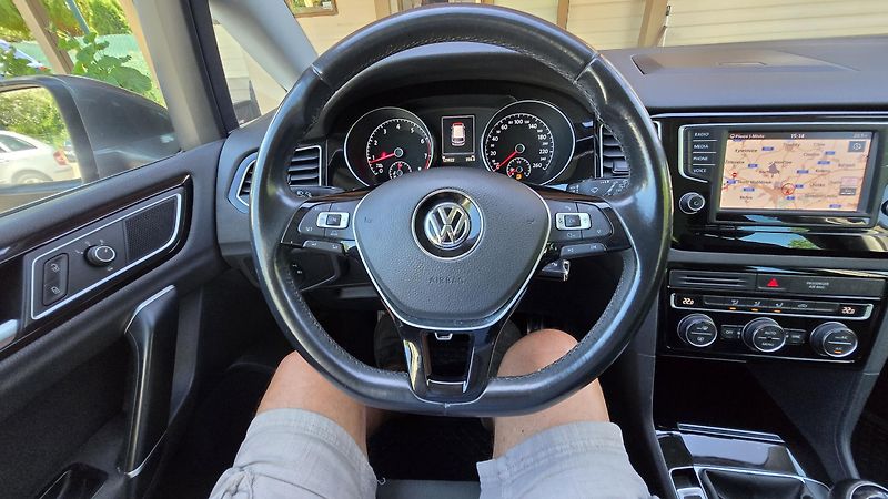 Volkswagen Golf Sportsvan 1.4TSi HIGHLINE TECH  1MAJITEL - fotka 33 z 42