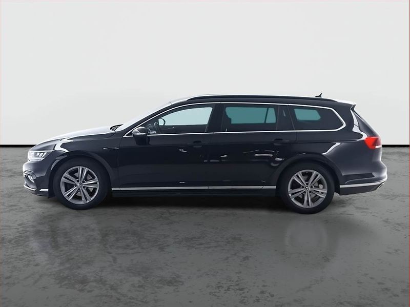 Volkswagen Passat (2022) R-Line 2.0 TDI, Automat, Kůže - fotka 3 z 23