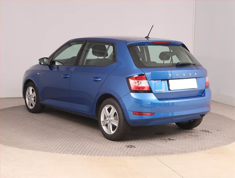 Škoda Fabia (2021) Ambition Plus 1.0 TSI, ČR - fotka 4 z 15