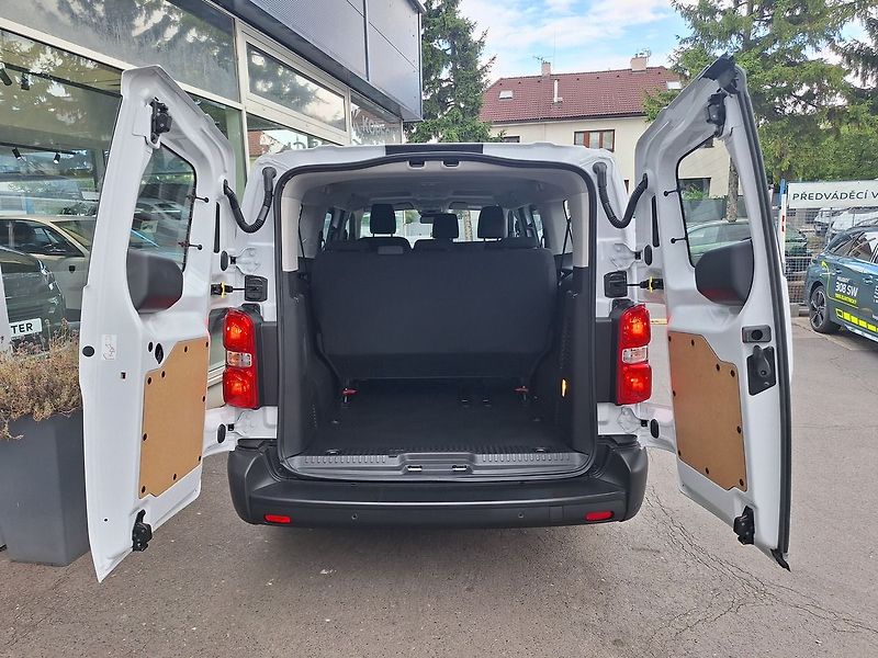 Peugeot Expert (2026) Combi L3 2.2 BlueHDi 180 S&S E - fotka 18 z 19