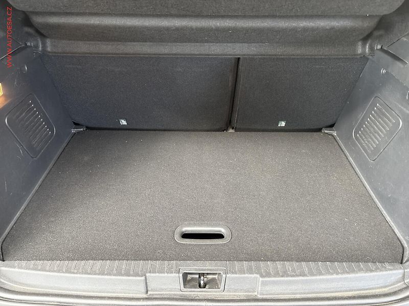 Renault Captur (2019) 1.3TCe, 1.maj,ČR, Klima - fotka 7 z 16