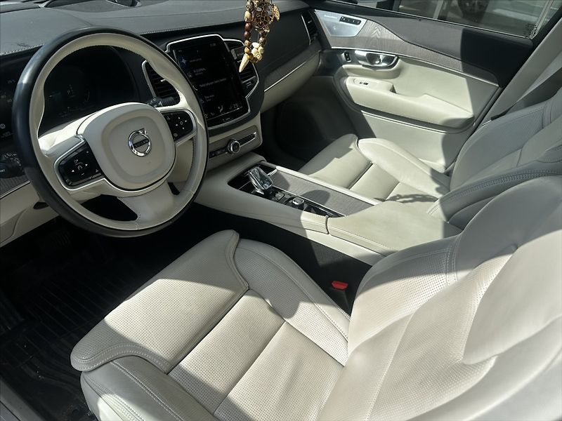 Volvo XC90 2,0 - fotka 11 z 21
