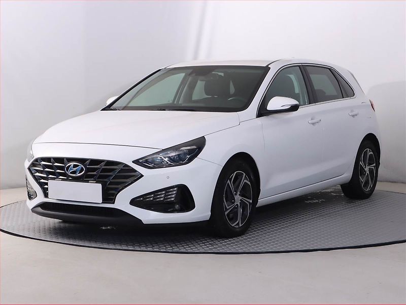 Hyundai i30 (2022) Family 1.0 T-GDI, Automat - fotka 2 z 20