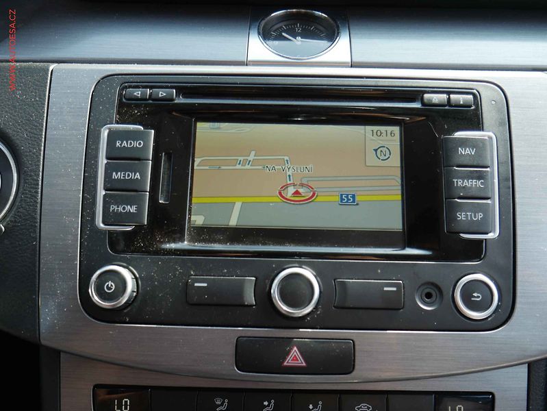 Volkswagen Passat (2013) 1.6TDi, Comfortline - fotka 19 z 22