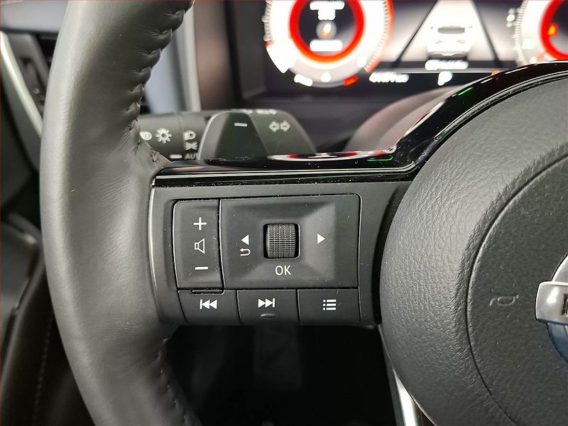 Nissan Qashqai (2022) 1.3 DIG-T - fotka 18 z 23