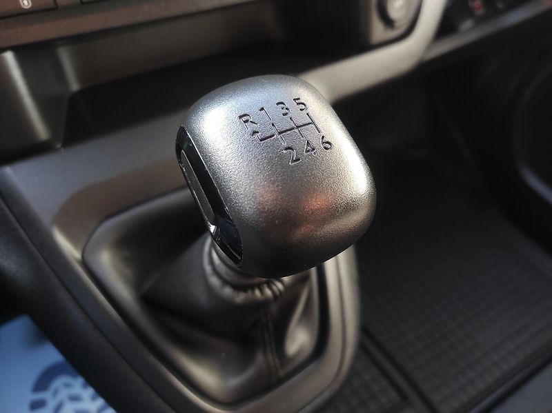 Opel Vivaro 1,5CDTi L1H1, 88kW, ČR - fotka 22 z 45