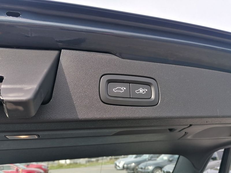 Volvo V60 (2020) 2.0 T6 AWD PHEV INSCRIPTION - fotka 36 z 42