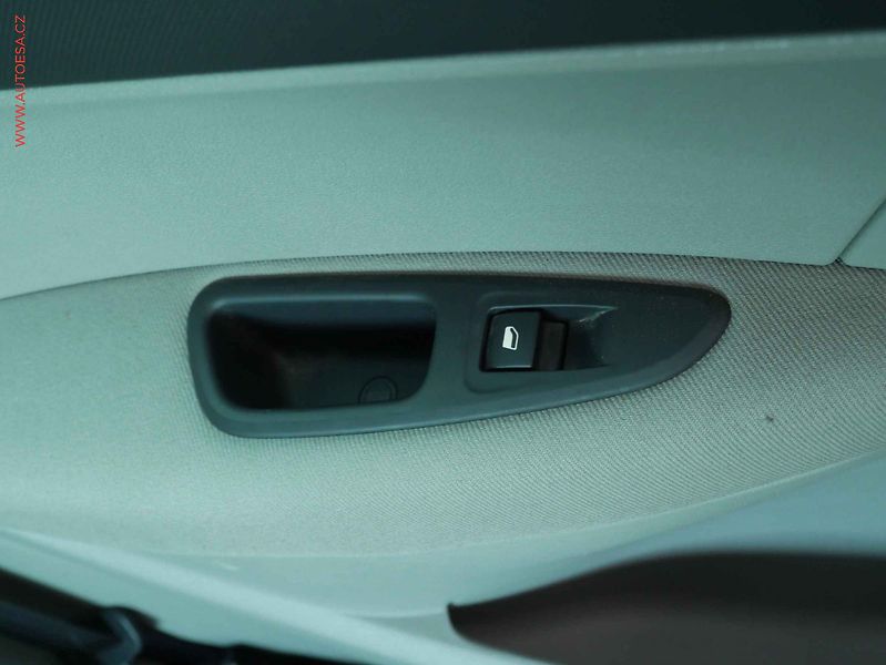 Peugeot 308 (2011) 1.6HDI, STK5/28 - fotka 12 z 17