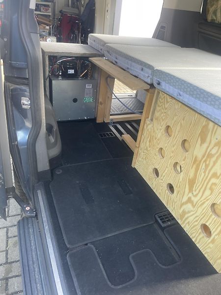 Ford Tourneo Custom (2018) - fotka 12 z 12