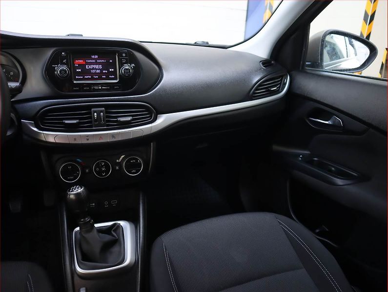 Fiat Tipo (2018) 1.4 16V, Serv.kniha, Tempomat - fotka 8 z 17