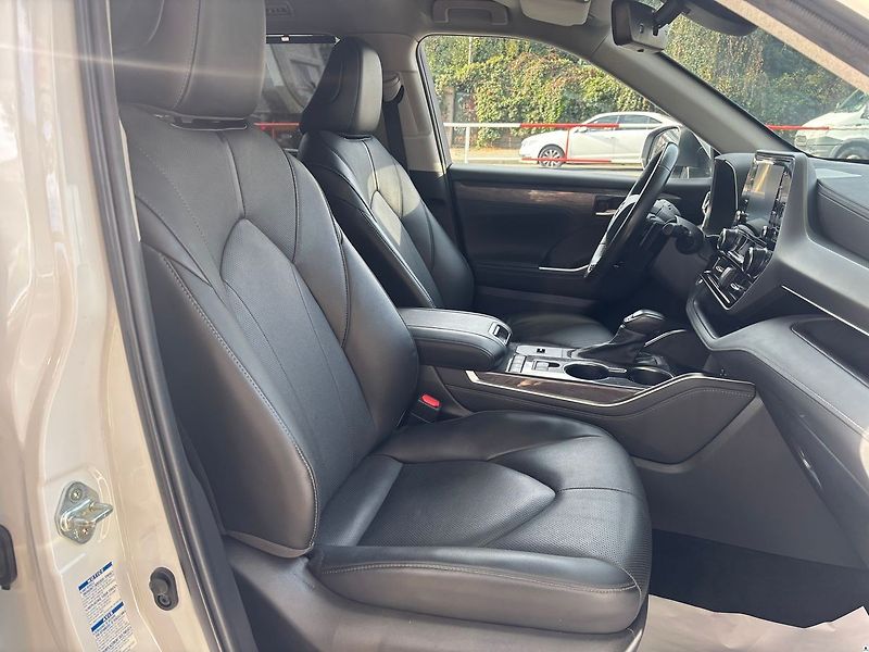 Toyota Highlander 2.5HEV e-CVT.CZ.DPH.PRESTIGE.1 - fotka 35 z 40