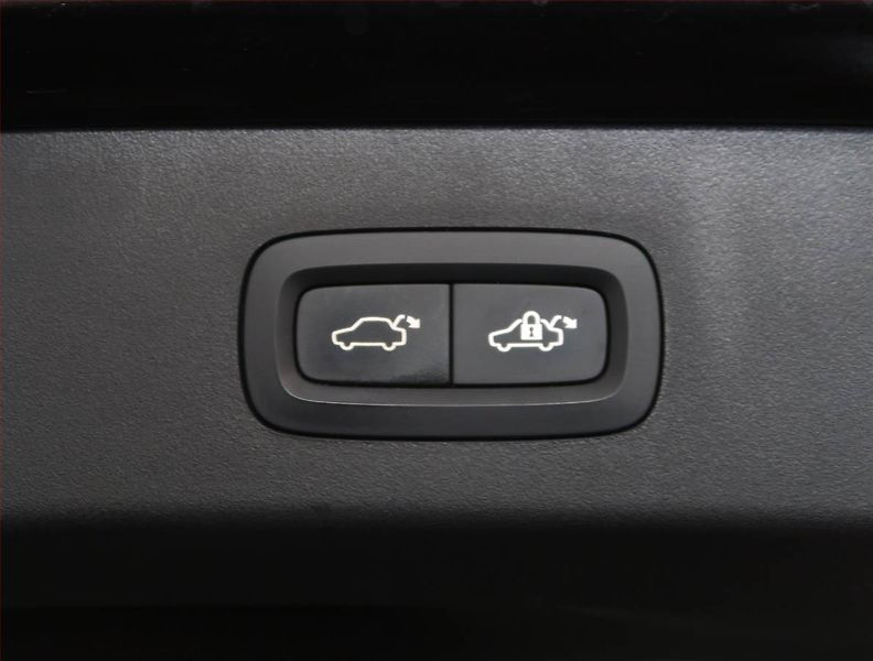 Lynk & Co 01 (2024) Plug-in Hybrid - fotka 16 z 22